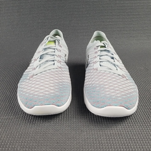 Nike Womens Free Tr Flyknit 2 - Picture 2 of 8